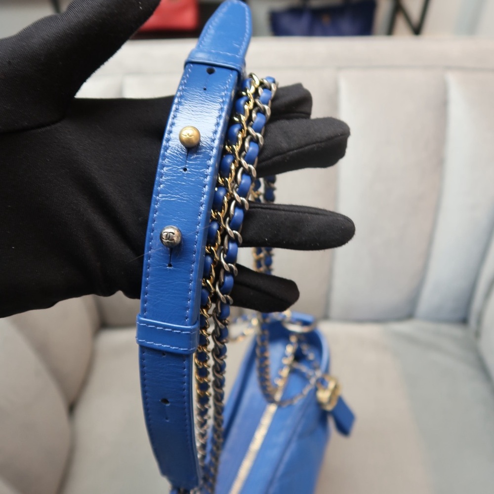 Chanel Royal Blue Quilted Shoulder Bag - Picture 3 of 12